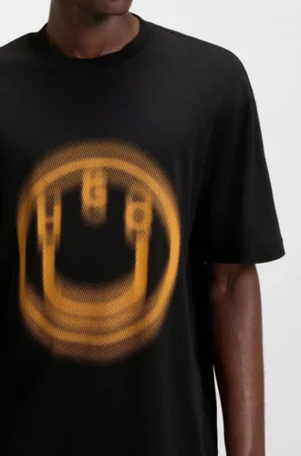 All-Gender-T-Shirt mit verwischtem Logo