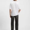 All-Gender-T-Shirt mit verwischtem Logo
