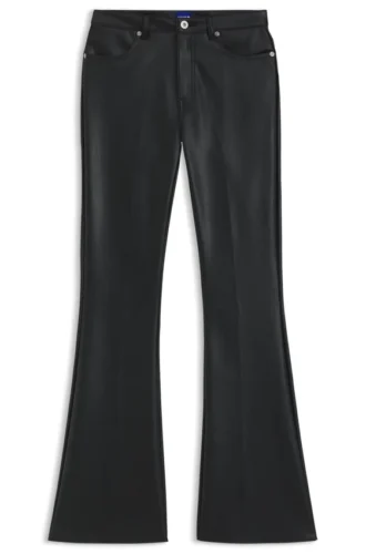 Ausgestellte Hose aus Kunstleder