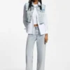 Azurblaue, locker sitzende Jeans aus festem Denim