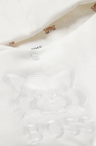 Babynest aus Baumwolle mit rotem Panda-Motiv