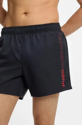 Badeshorts mit wiederkehrenden Logos