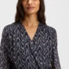 Bedrucktes Crêpe-Kleid mit Smokarbeit