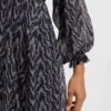 Bedrucktes Crêpe-Kleid mit Smokarbeit