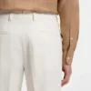 Bügelleichte Hose mit konischer Passform aus Stretch-Baumwollpopeline Bügelleichte Hose mit konischer Passform aus Stretch-Baumwollpopeline