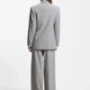 Blazer in lockerer Passform mit Emaille-Blumenbrosche