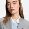 Blazer in lockerer Passform mit Emaille-Blumenbrosche