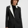 Blazer in lockerer Passform mit farblich abgesetztem Revers