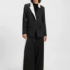 Blazer in lockerer Passform mit farblich abgesetztem Revers