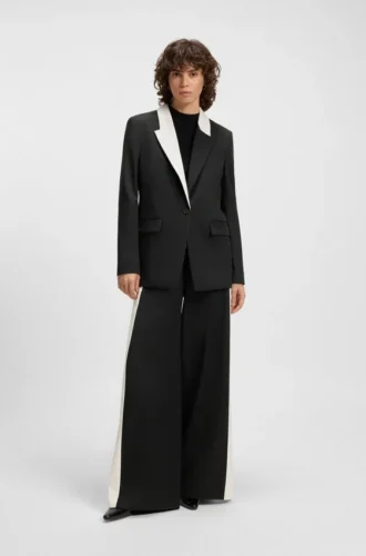 Blazer in lockerer Passform mit farblich abgesetztem Revers