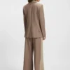 Blazer in lockerer Passform mit farblich abgesetztem Revers