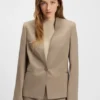 Blazer in regulärer Passform mit Metallknopf