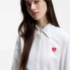 Bluse in lockerer Passform mit Herz-Logo