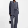 Bluse in Oversize-Passform mit übereinanderliegenden Logos