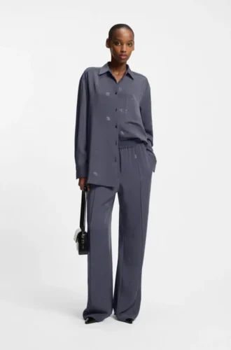 Bluse in Oversize-Passform mit übereinanderliegenden Logos
