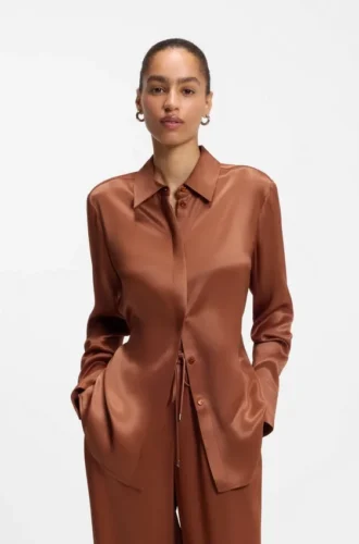 Bluse in Regular-Fit aus weichem, glänzendem Stoff