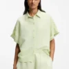 Bluse in Regular-Fit mit umgeschlagenen Ärmelbündchen