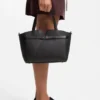 BOSS Revers kleine Ledertasche mit Gürteldetail