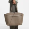 BOSS REVERS Tote-Tasche aus Leder mit Gürteldetail
