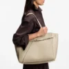 BOSS REVERS Tote-Tasche aus Leder mit Gürteldetail