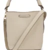 Bucket Bag aus Leder mit Logo-Schriftzug