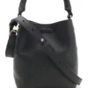 Bucket Bag aus Leder mit Logo-Schriftzug