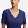 Businesskleid mit V-Ausschnitt und Nahtdetails