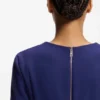 Businesskleid mit V-Ausschnitt und Nahtdetails