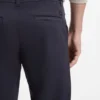 Chinos in Tapered-Fit aus strukturierter Baumwolle