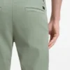 Chinos in Tapered-Fit aus strukturierter Baumwolle