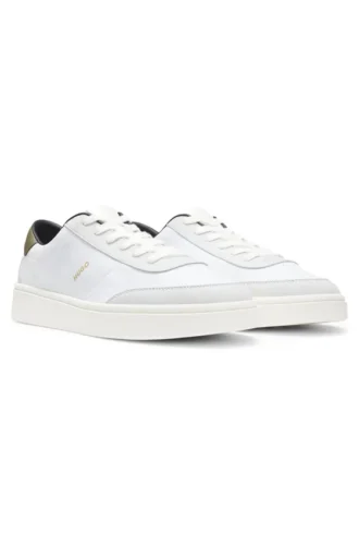 Cupsole-Sneaker mit goldbedrucktem Logo