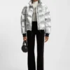 Daunenjacke mit Logo-Applikation aus Silikon