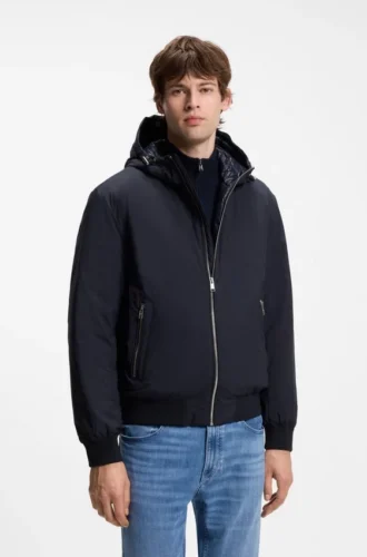 Daunenjacke mit wasserabweisender Ausrüstung