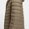 Daunenjacke mit wasserabweisender Ausrüstung