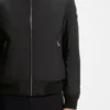 Daunenjacke mit wasserabweisender Ausrüstung