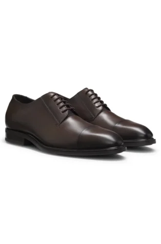 Derby-Schuhe mit Zehenkappe aus Leder
