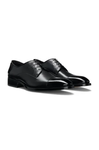 Derby-Schuhe mit Zehenkappe aus Leder