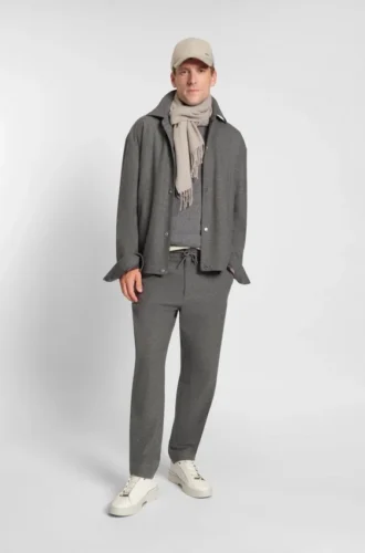 Gebürstete, konisch geschnittene Hose aus Stretch-Flanell