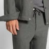 Gebürstete, konisch geschnittene Hose aus Stretch-Flanell Gebürstete, konisch geschnittene Hose aus Stretch-Flanell
