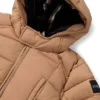 Gepolsterte Kinderjacke mit Logo-Applikation in Gummioptik