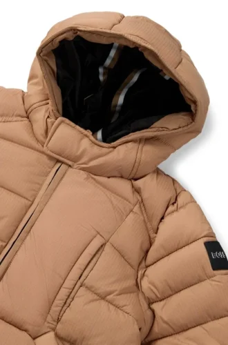 Gepolsterte Kinderjacke mit Logo-Applikation in Gummioptik