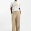 Gerade geschnittene Hose mit goldfarbener Karabinerkette