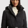 Gesteppte Jacke mit Metall-Gürtel-Detail