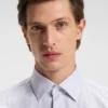 Gestreiftes Slim-Fit-Hemd aus Performance-Stretch-Material Gestreiftes Slim-Fit-Hemd aus Performance-Stretch-Material
