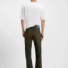 Grünlich schimmernde Jeans in Regular-Fit aus festem Denim