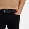 Gürtel aus italienischem Leder mit logogravierter Schnalle Gürtel aus italienischem Leder mit logogravierter Schnalle