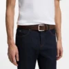 Gürtel aus italienischem Leder mit logogravierter Schnalle Gürtel aus italienischem Leder mit logogravierter Schnalle