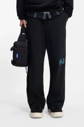 Gürteltasche mit blauem Logo-Etikett