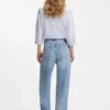 Hellblaue Jeans mit weitem Bein aus festem Denim