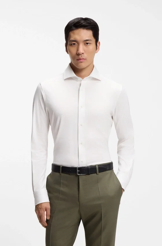 Hemd in Slim-Fit-Passform aus einer in Italien hergestellten Baumwollmischung Hemd in Slim-Fit-Passform aus einer in Italien hergestellten Baumwollmischung
